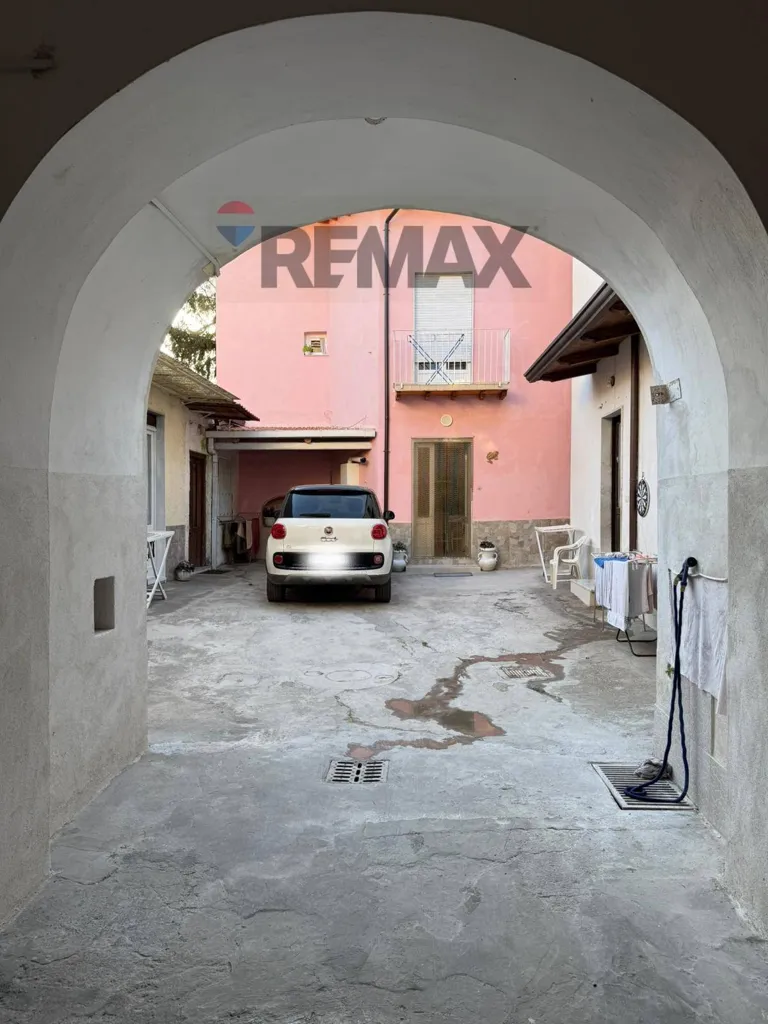 Garage - Two-Level Apartment in Quiet Carinola