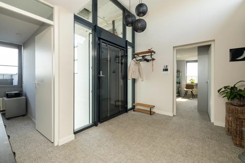 Esik - Penthouse with Panoramic View in Wateringen