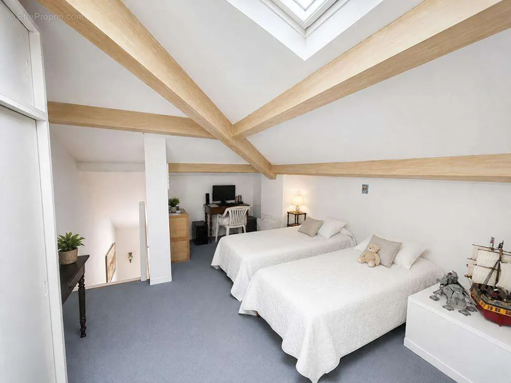 Chambres - Appartement 4 Pièces avec Terrasse à Fréjus