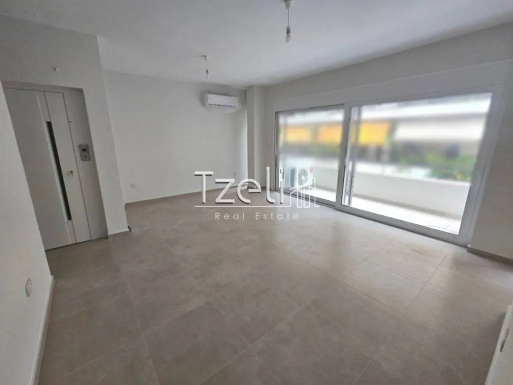Elutuba - Apartment with Balcony in Patras