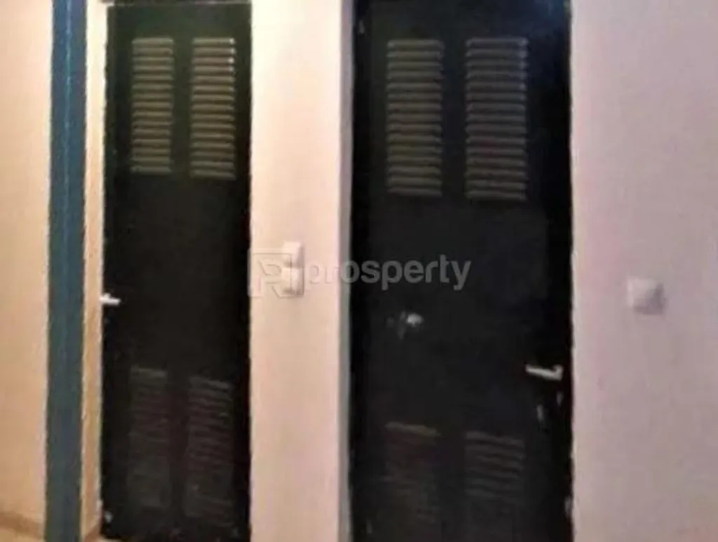 Entrée - Unfinished Basement Storage in Nea Makri