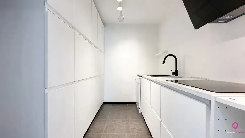 Kitchen - Mixed-Use Property with Garden in Beringen Centre