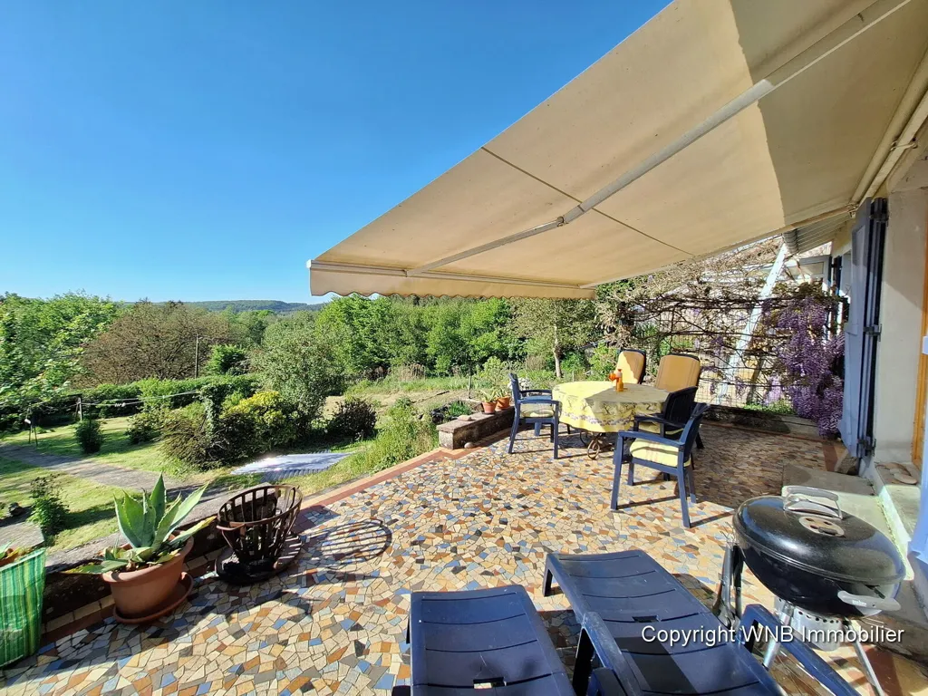 Terrasse - Maison de Village avec Jardin et Vue en Haute-Saône