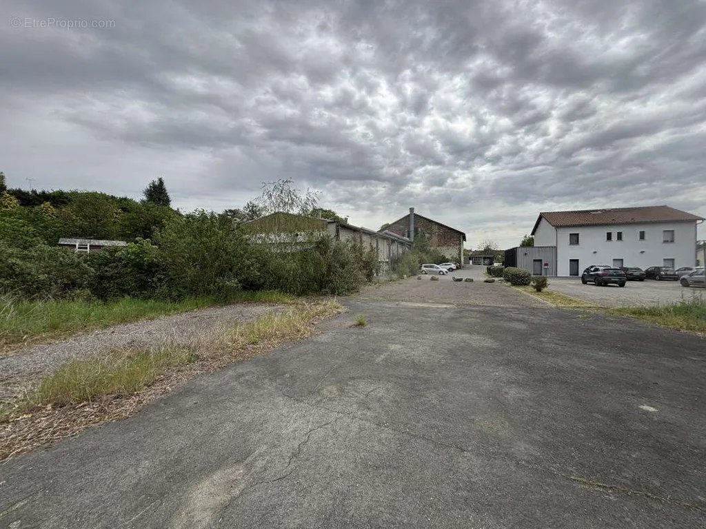 Välivaade - Buildable Land with Commercial Potential in Saint-Junien