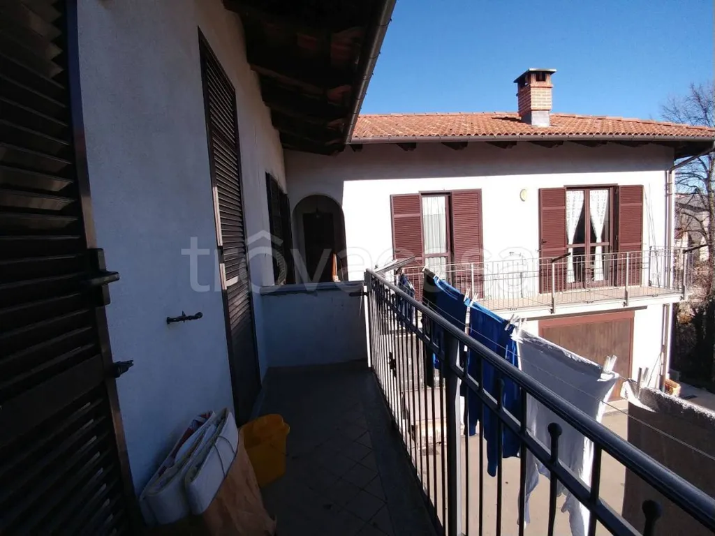 Rõdu - Townhouse with Balcony in Morozzo