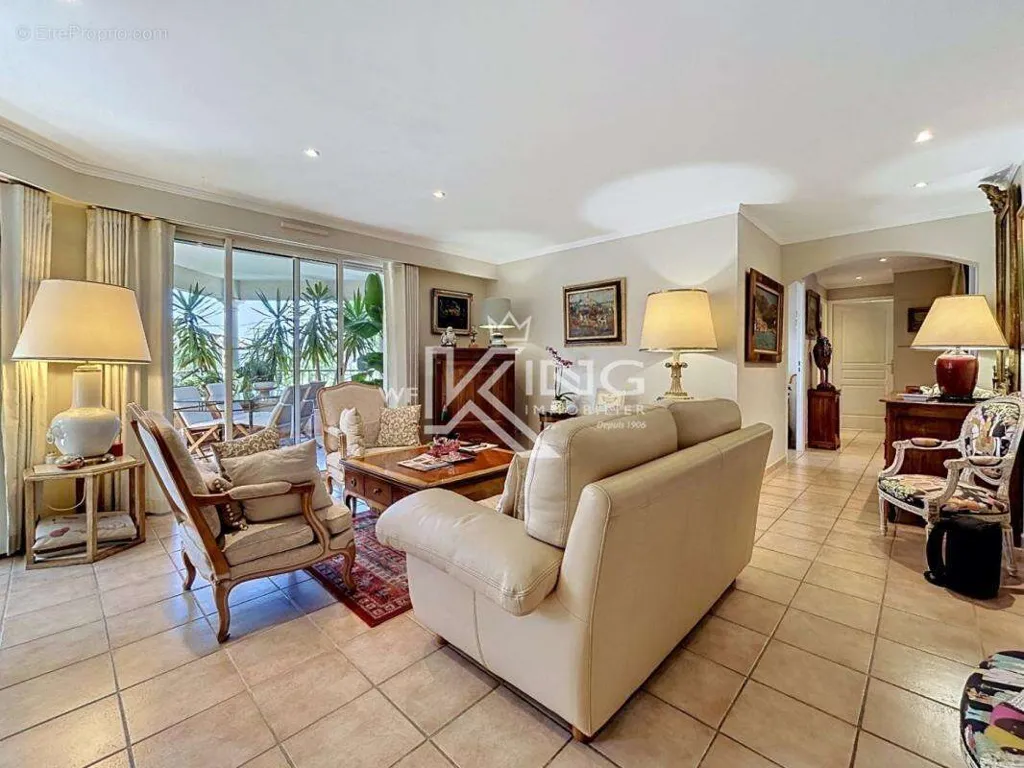 Elutuba - Apartment with Private Pool in Saint Raphael