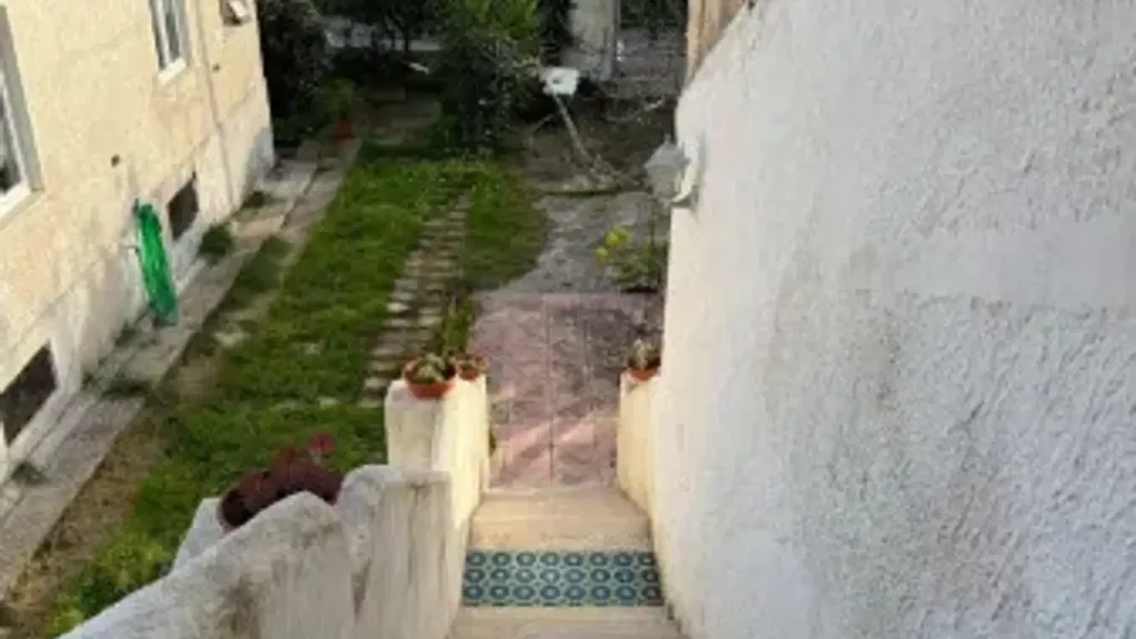 Pièces - Divisible Villa with Sea Access in Mondragone