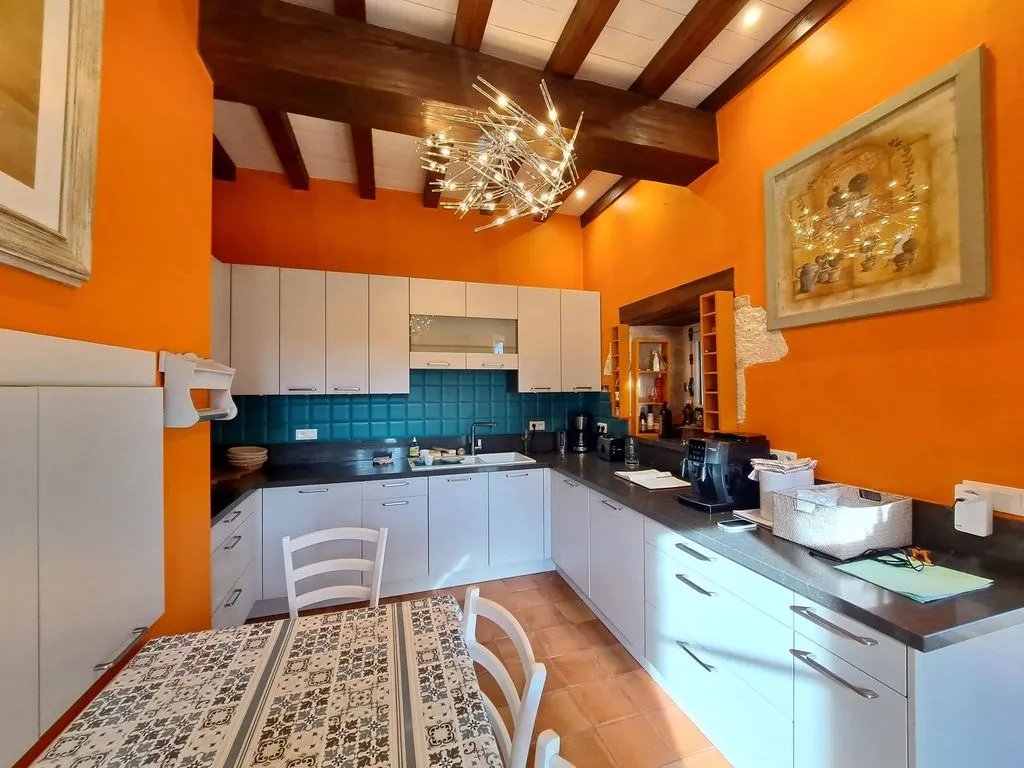 Cuisine - Maison de Luxe avec Piscine à Condom