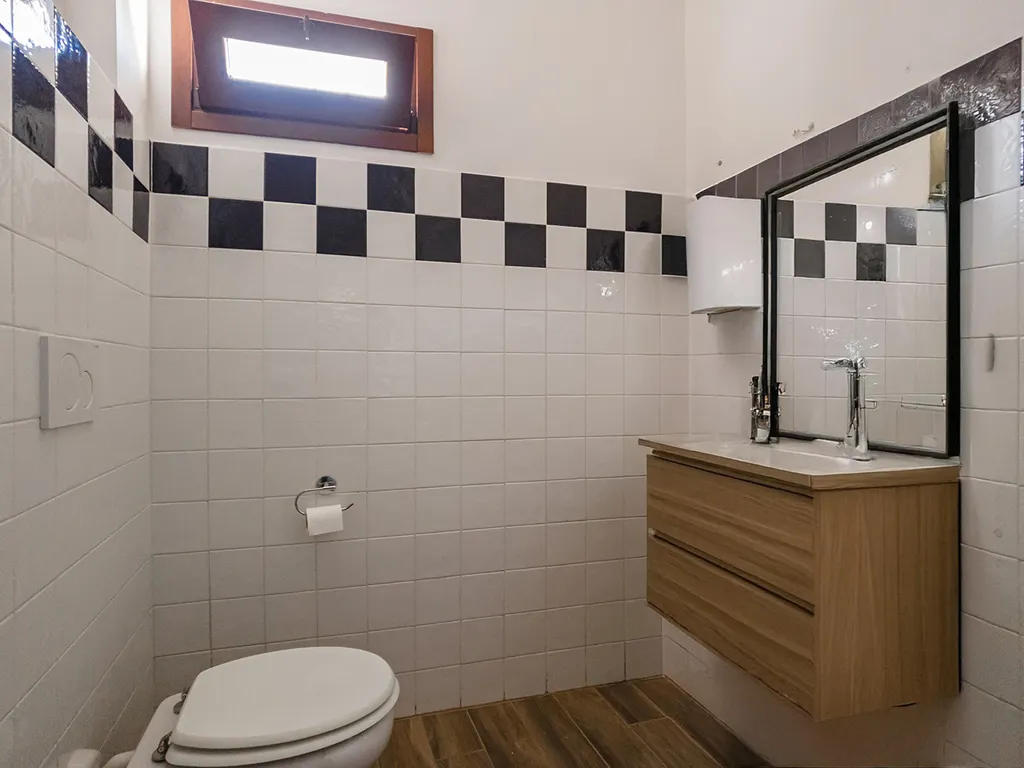 Vannitoad - Ground Floor Apartment with Balcony in Rivoli