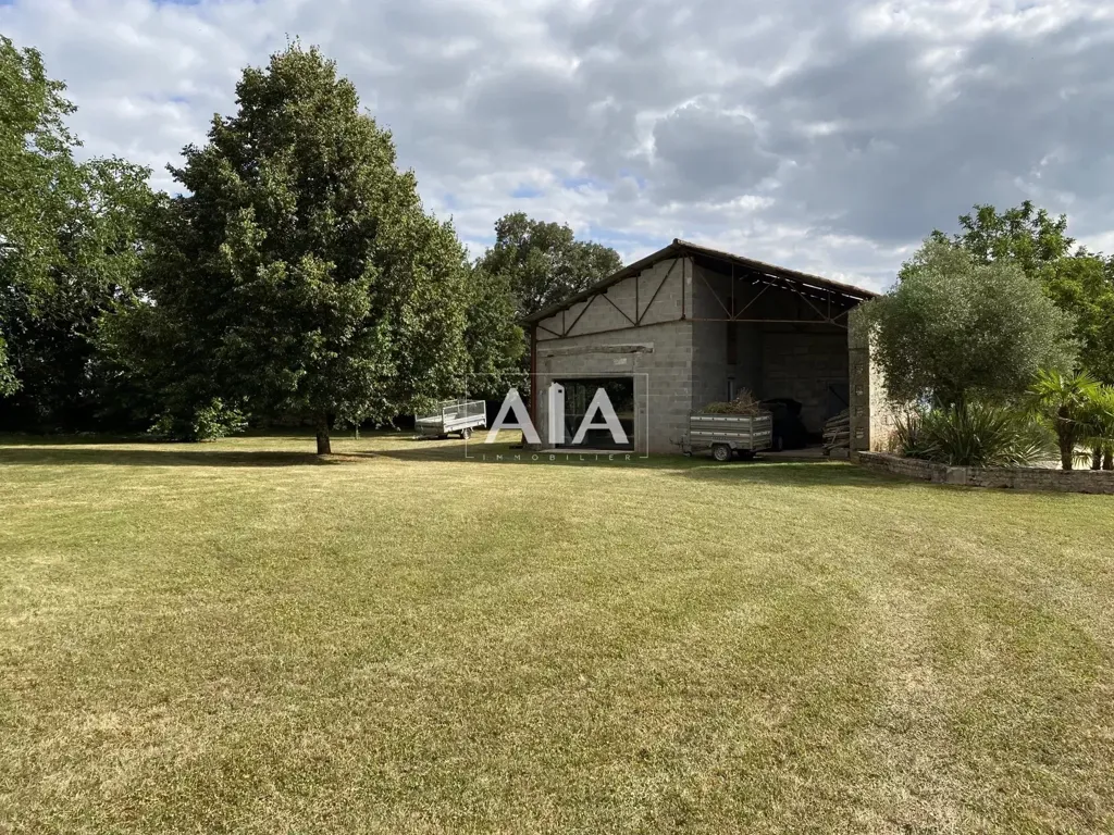 Aed - Charming Property with Pool between Civray and Ruffec