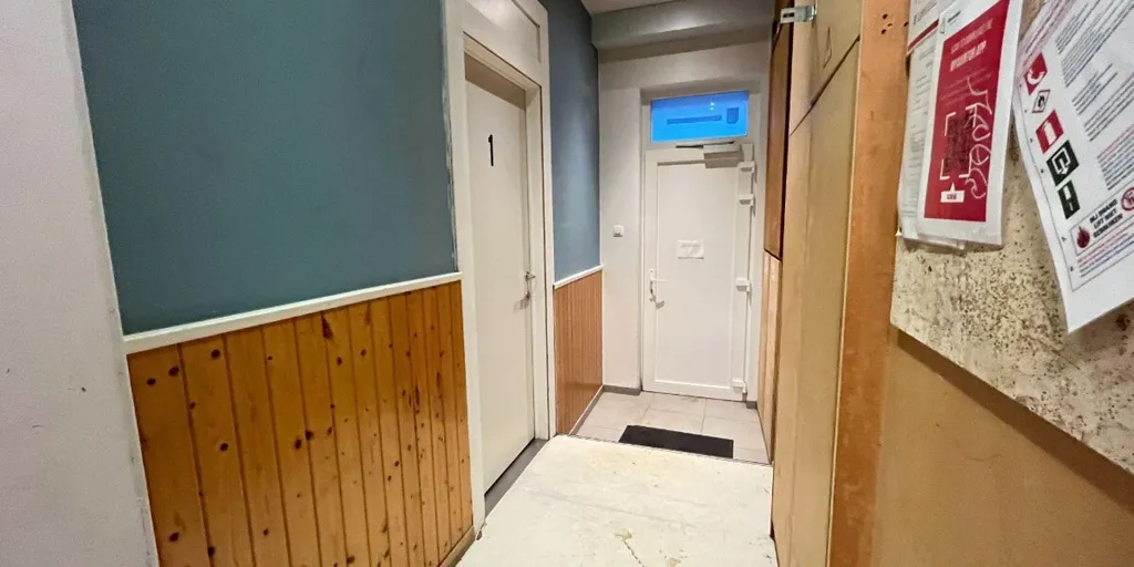 hallway_entrance