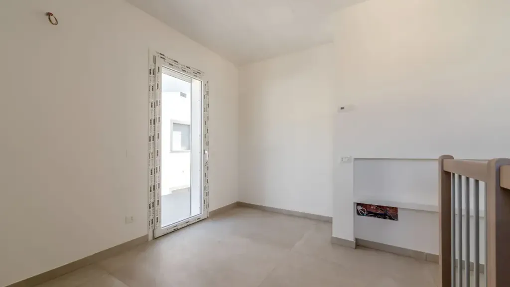 Esik - Rear-Facing Apartment with Private Garden in Cervia