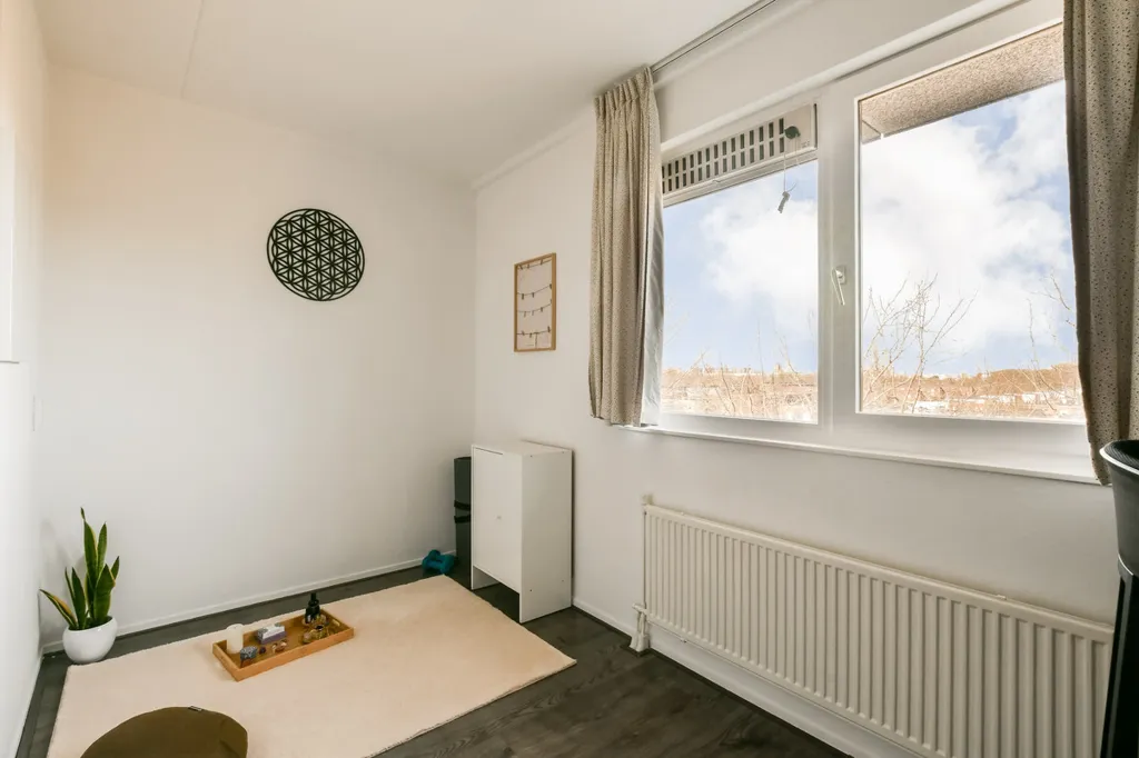 Bureau - Maisonette with South-Facing Terrace in Amsterdam