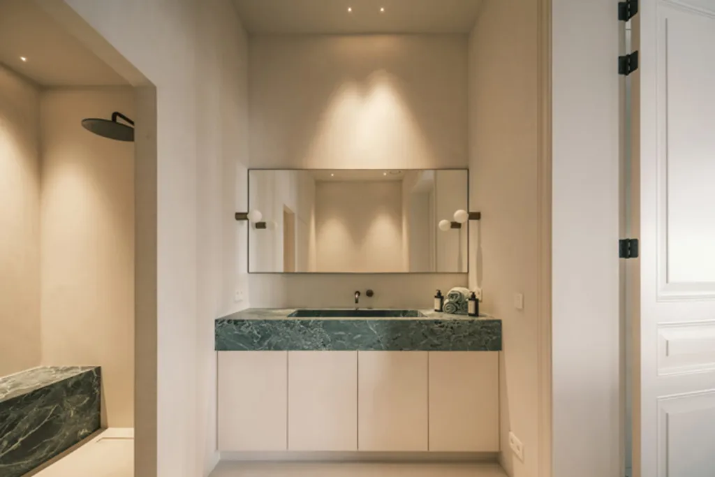 Vannitoad - Architecturally Distinctive Townhouse in Antwerp