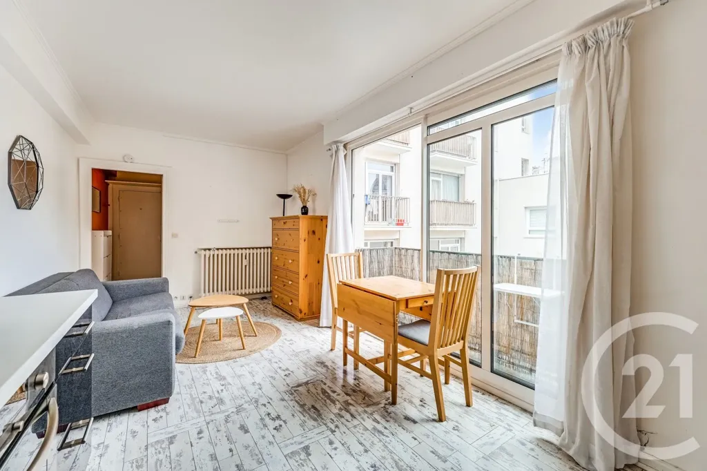 Séjour - Appartement F2 avec Balcon au 11e Arrondissement de Paris