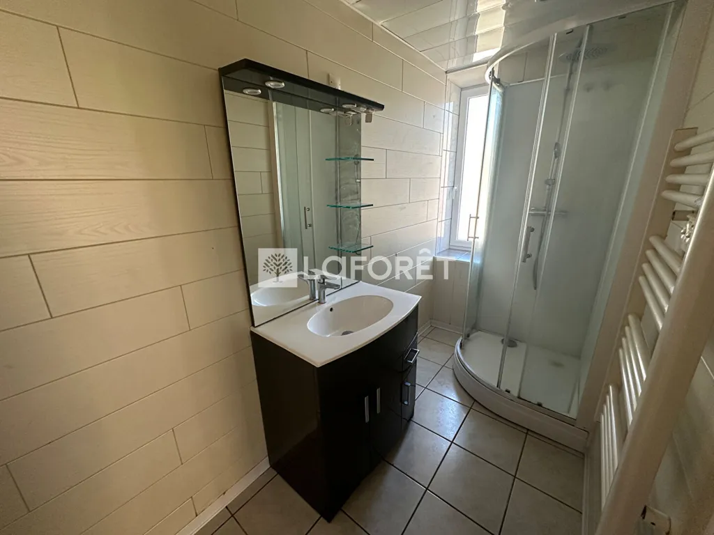 Bathrooms - T2 Apartment with Parking in Mandelure