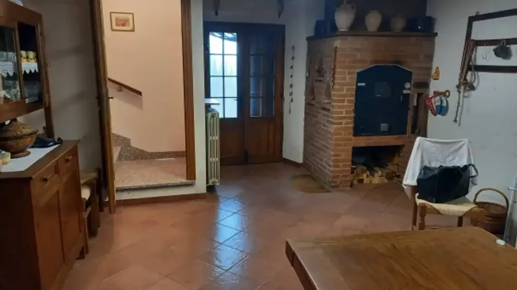Söögituba - Rustic House with Fireplace in Castagnacupa, Spoleto