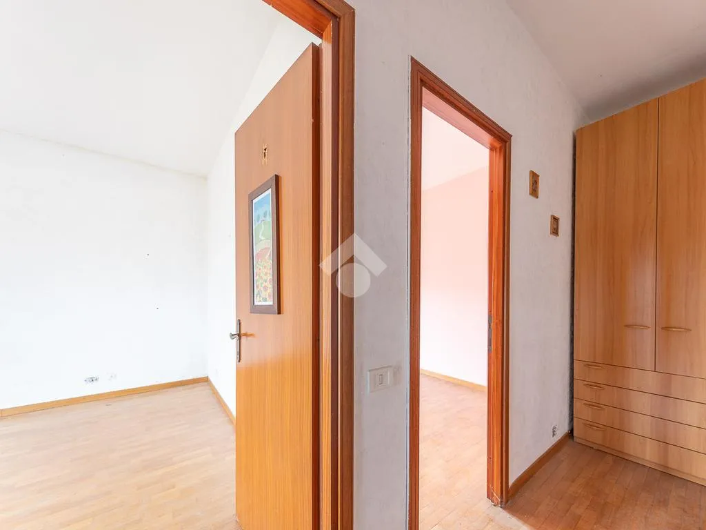 Camere da letto - Duplex con affaccio libero da ristrutturare a Roma