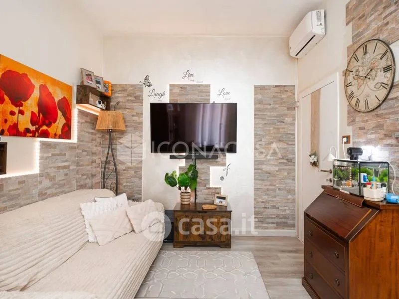 Séjour - Trilocale with Balcony in Bologna