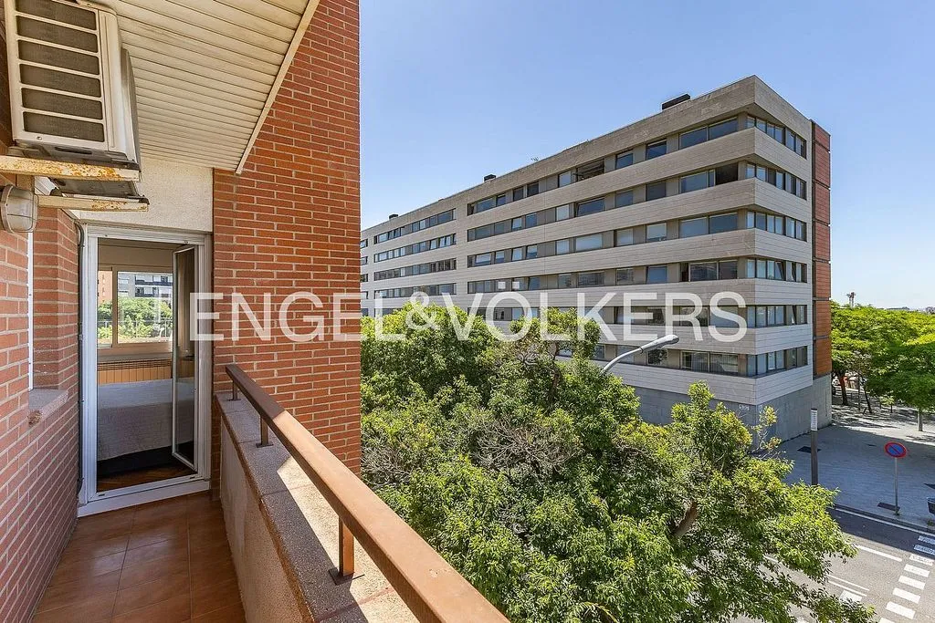 Apartment with Pool in La Maternitat i Sant Ramon