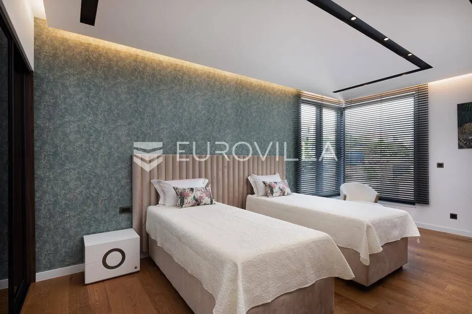 Chambres - Luxury Villa with Pool and Views in Seget, Trogir