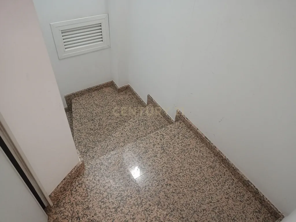 Toad - Garage Space with Elevator Access in Manises