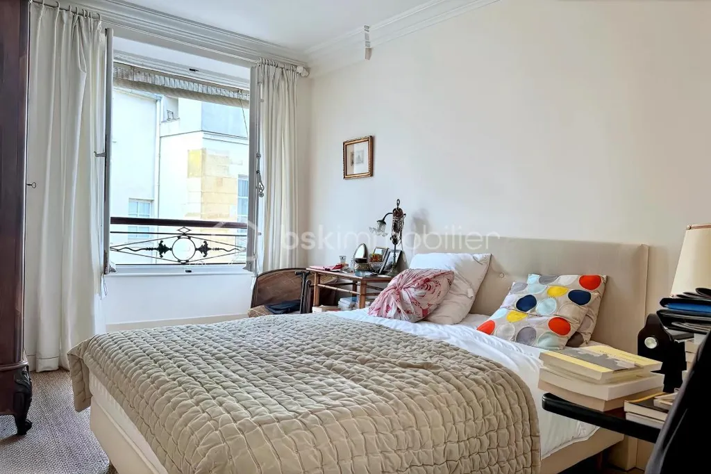 Chambres - Appartement Luxe avec Triple Exposition à Paris