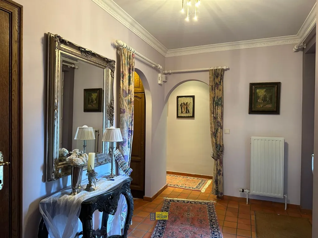 Esik - Spanish-Style Ground Floor House with Garden in Spaans