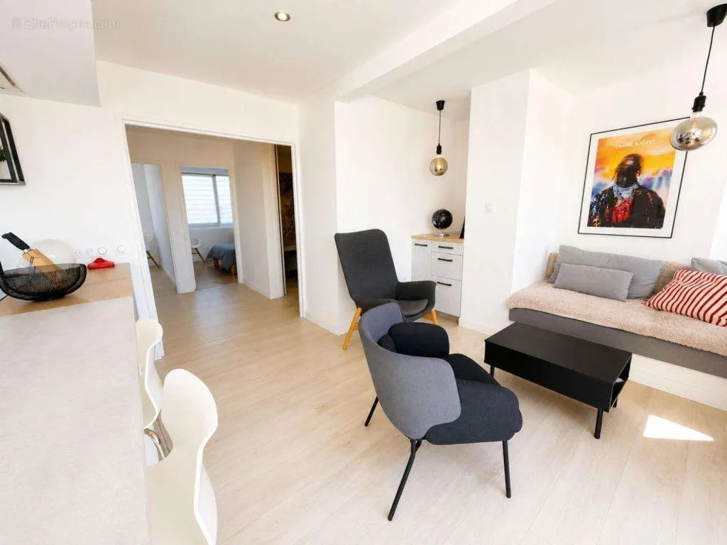 Living Room - Apartment with Terrace in Canon d'Or