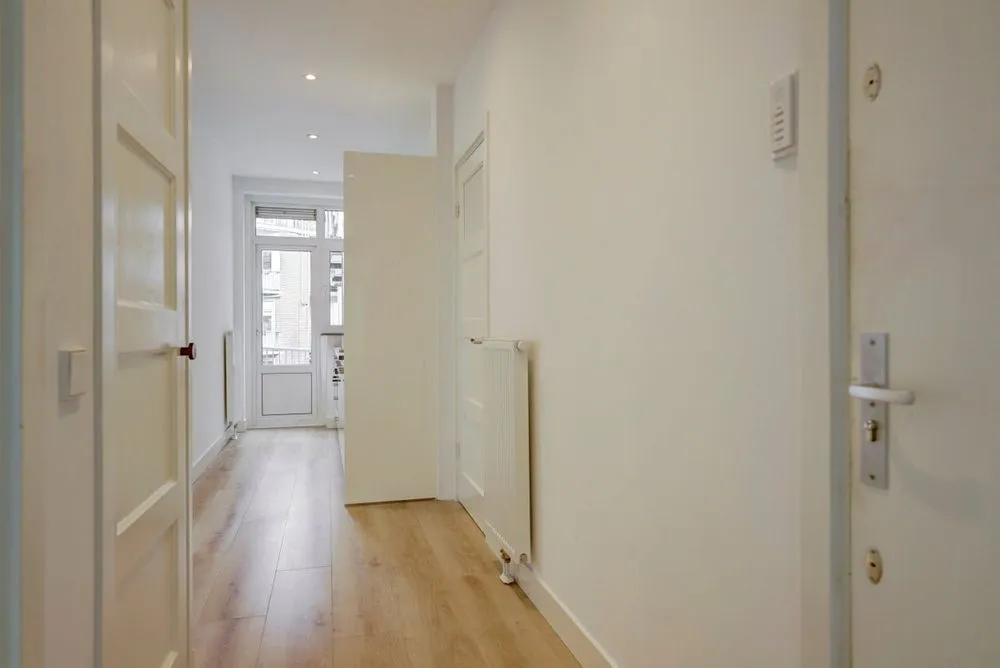 Entrée - 3-Bedroom Apartment with Balcony in Amsterdam