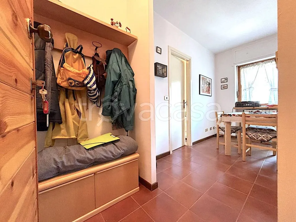 Esik - Three-bedroom Apartment with Balcony in Oulx