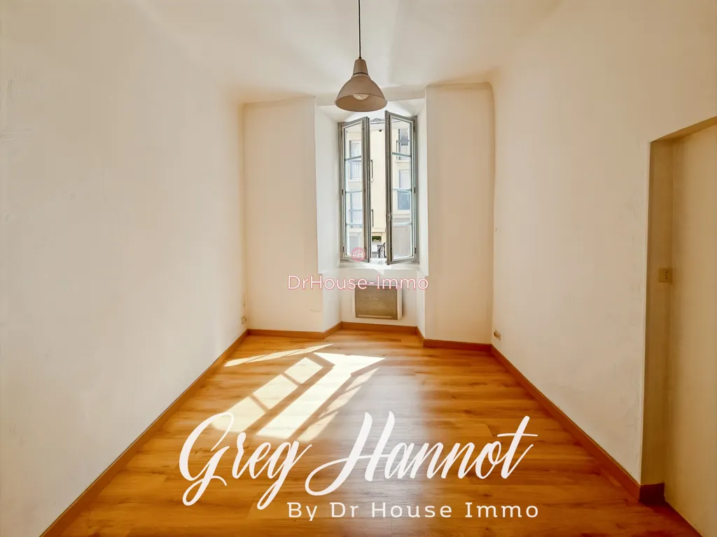 Toad - Secure Apartment with Office Potential in Saint-Pierre