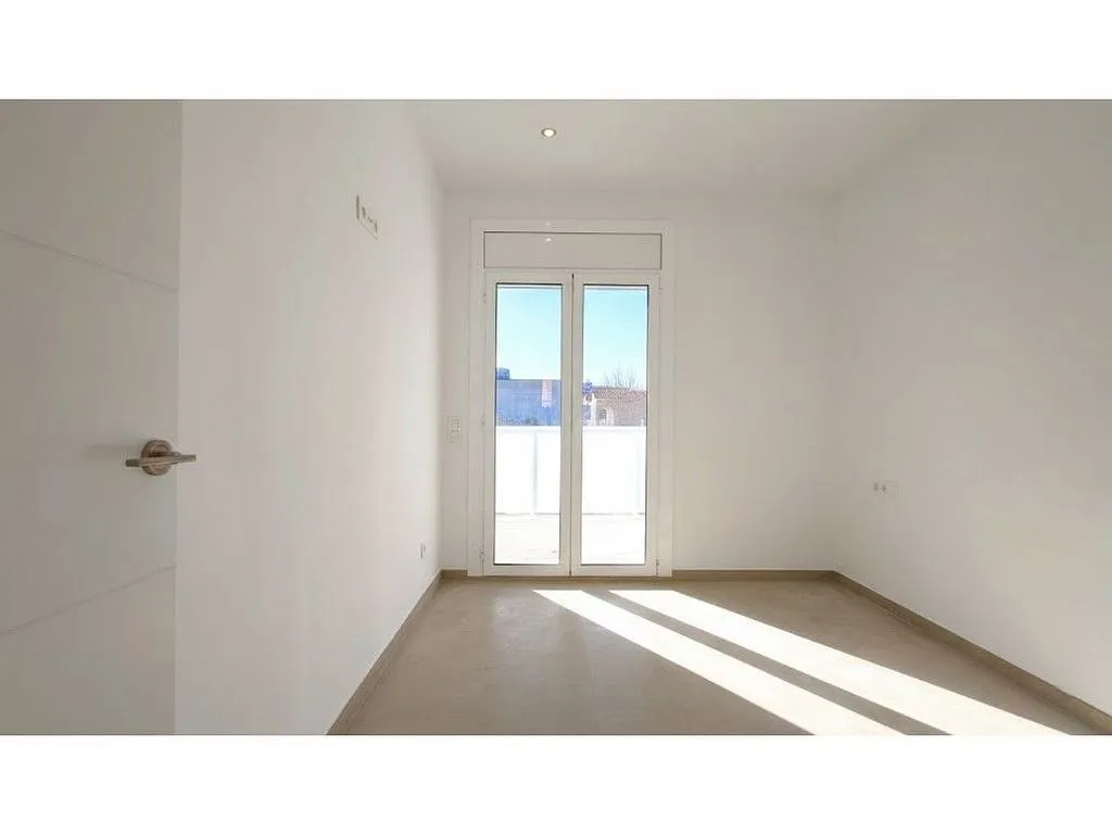 Rooms - Modernised Chalet with Pool in Empuriabrava