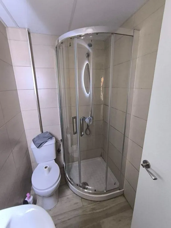 Salles de bain - Ample Studio with AC in Valencia Centre