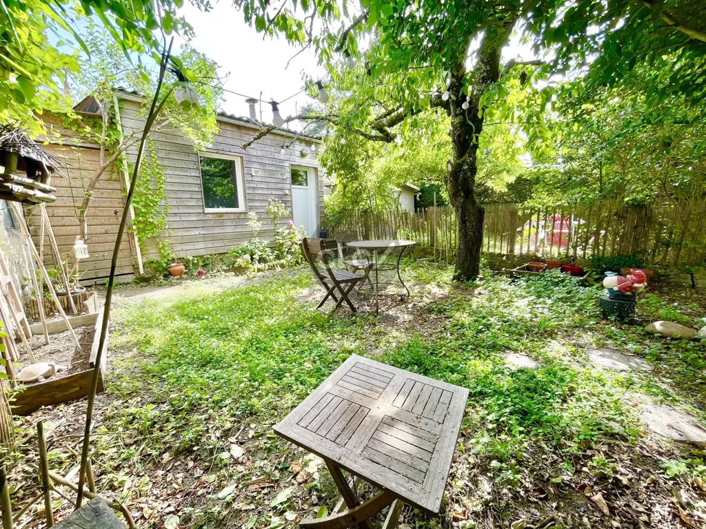Garden - T3 Garden Level Flat with Private Garden in Lyon