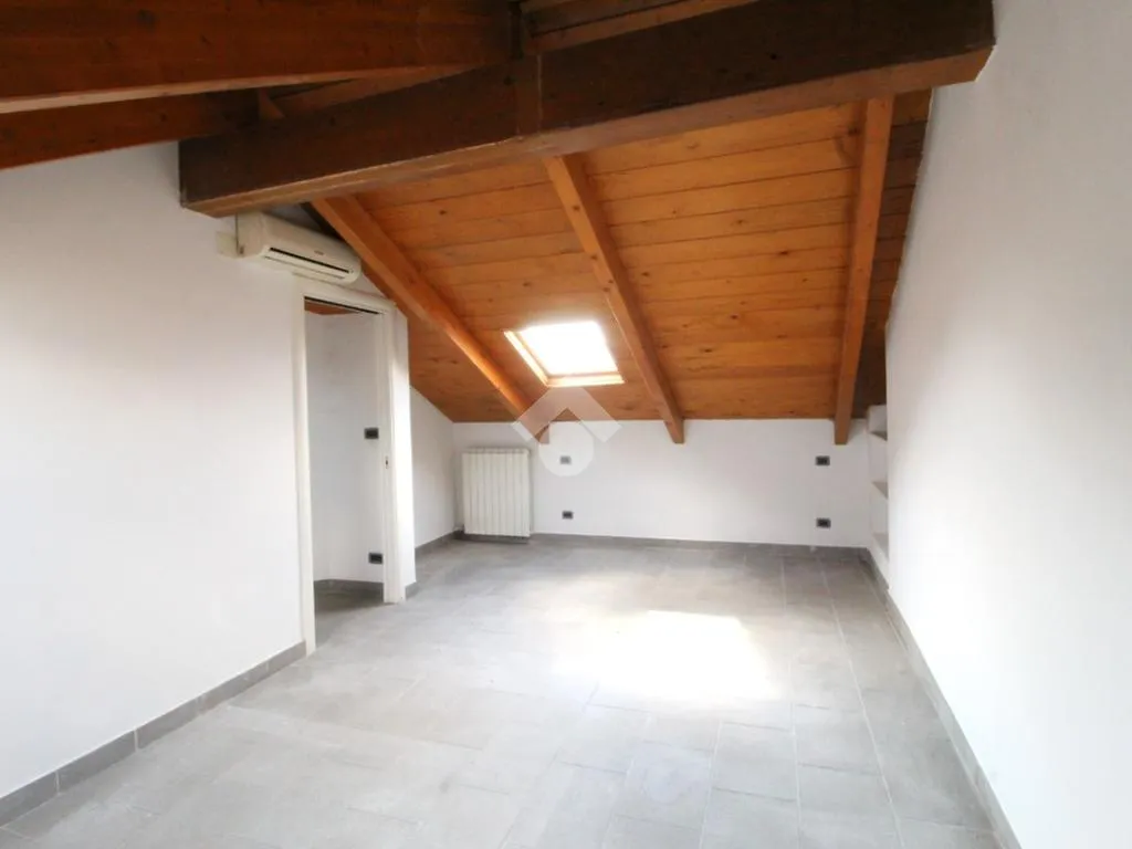 Rooms - Restored 4-Room Apartment in Pianezza