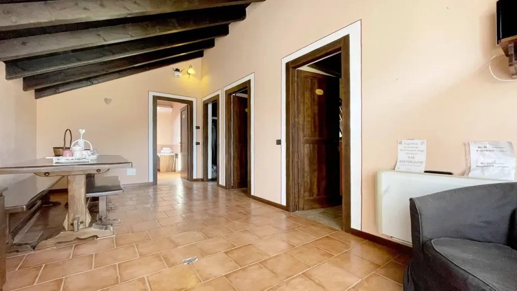 Villa with Equestrian Centre in Ameno