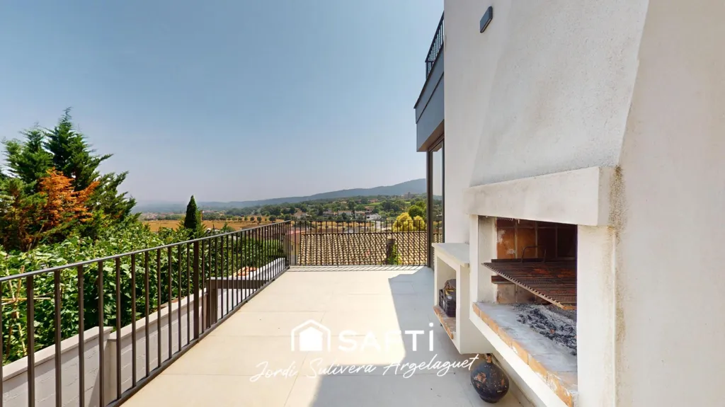 Terrasse - Luxury Villa with Panoramic Views in Banyoles
