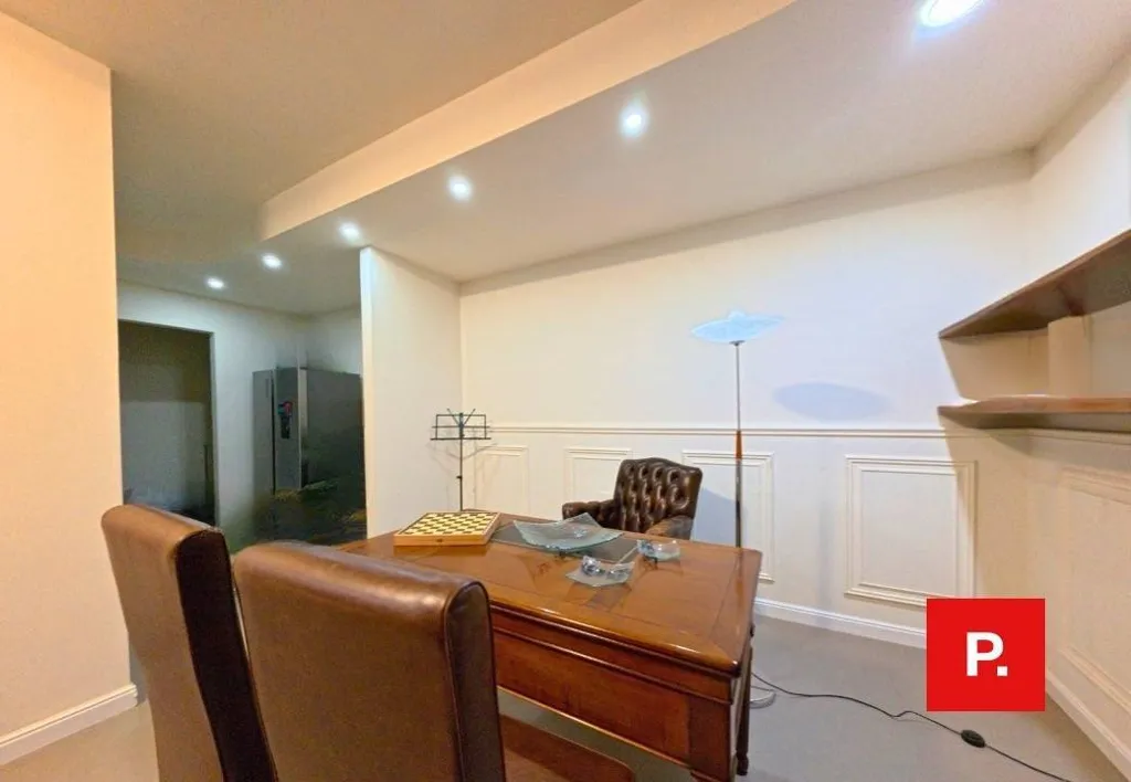 Bureau - Terraced Villa with Private Garden in Caserta