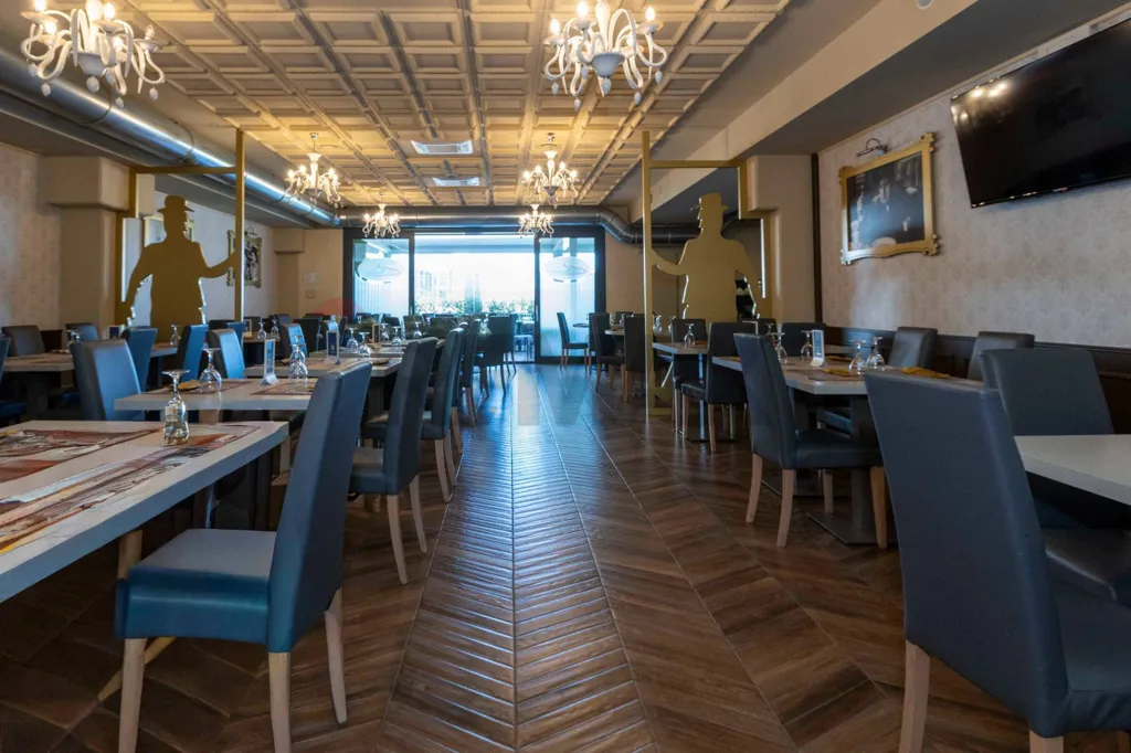 Sala da pranzo - Ristorante con spazi per eventi a San Giuliano Milanese