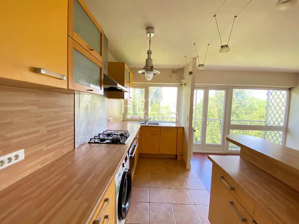 Köök - 3-Bed Flat with Balcony in Le Pecq Centre