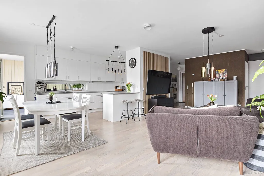 Dining Room - Modern Apartment with Balconies in Örebro