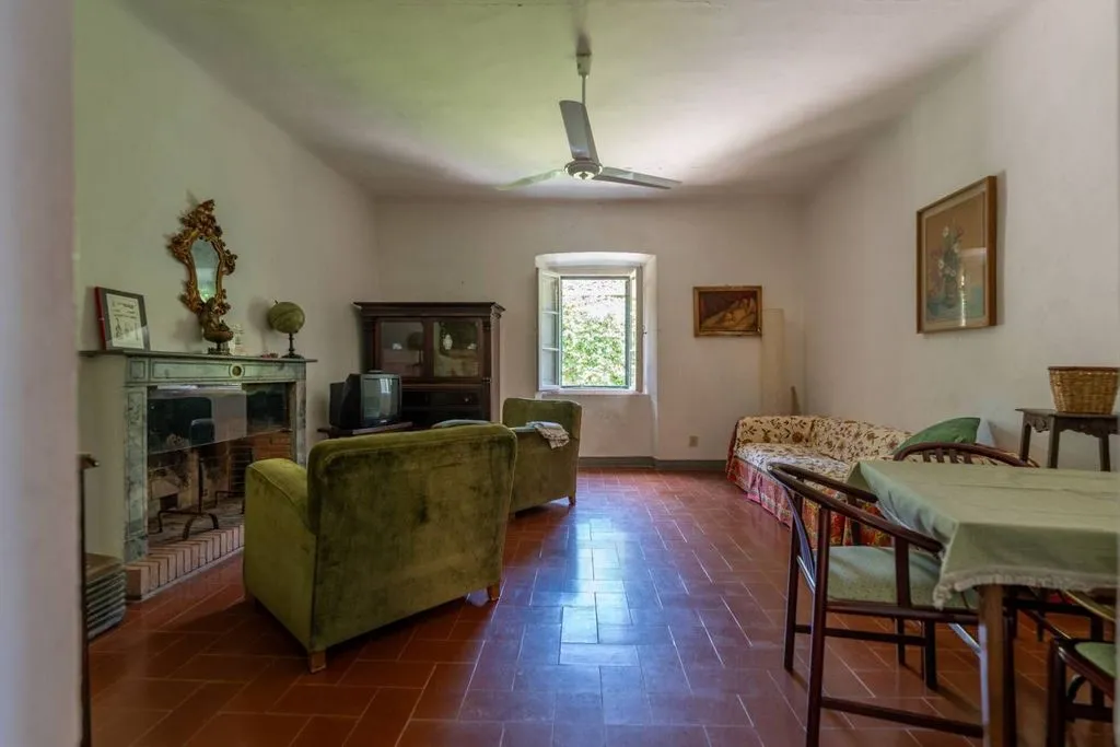 Elutuba - Napoleonic Villa with Pool in Livorno Hills