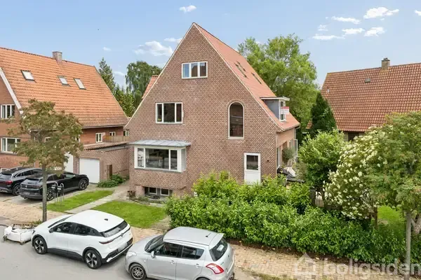 Aerial - Spacious Apartment with Two Living Rooms in Odense