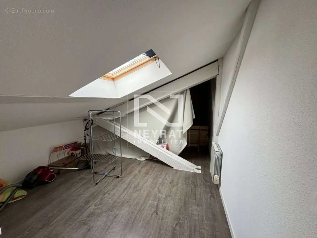 Pièces - Appartement Duplex avec Parking à Autun