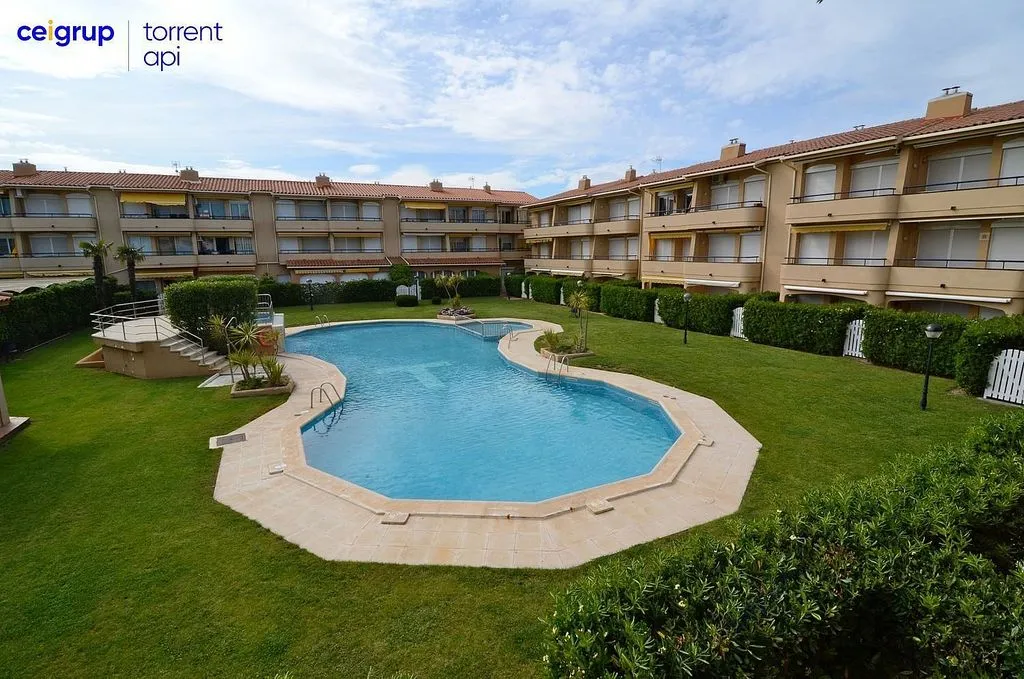 Piscina - Renovated Apartment with Sea View in L'Estartit
