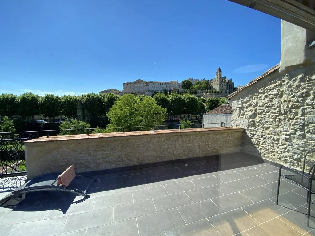 Terrass - Luxury House with River View in Auch