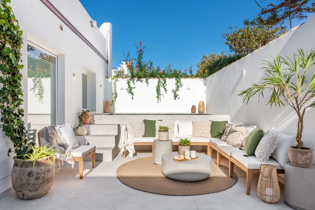 Terrasse - Semi-Detached House with Pool in Nueva Andalucía