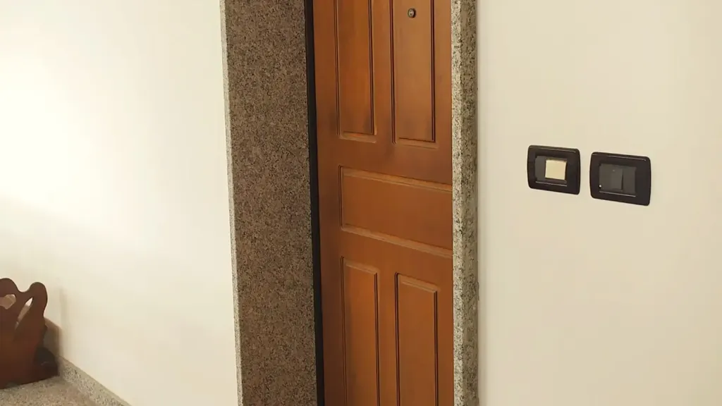 hallway_entrance