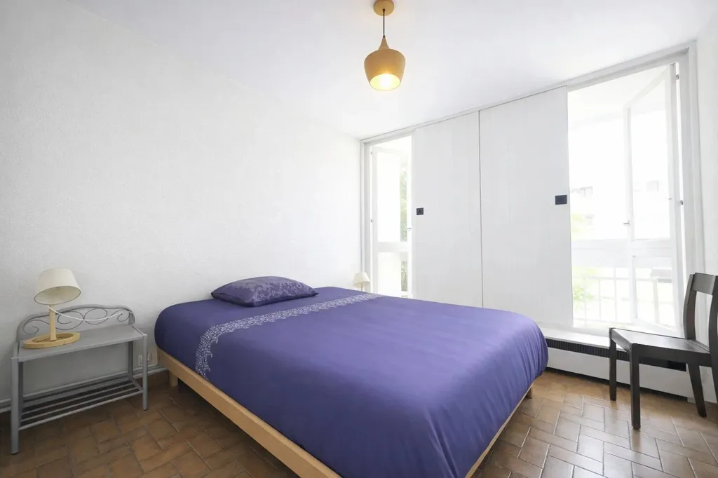 Chambres - Appartement Traversant avec Balcon au Centre de La Grande-Motte